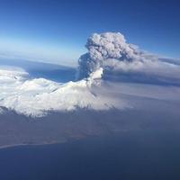 Eruption du volcan Pavlof en Alaska